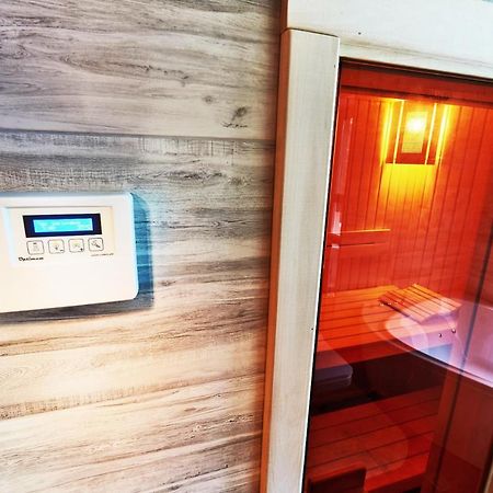 Sauna, Big Jacuzzi , Khreshchatyk Apartments Kiev Extérieur photo