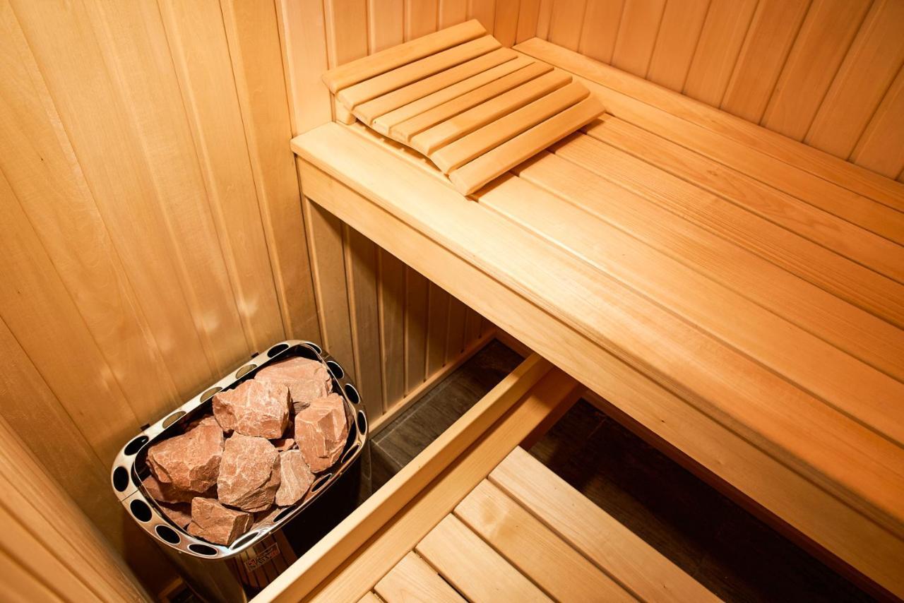 Sauna, Big Jacuzzi , Khreshchatyk Apartments Kiev Extérieur photo