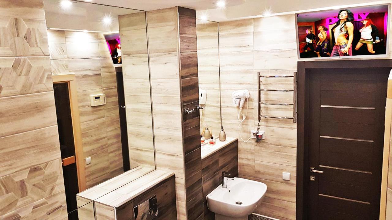 Sauna, Big Jacuzzi , Khreshchatyk Apartments Kiev Extérieur photo
